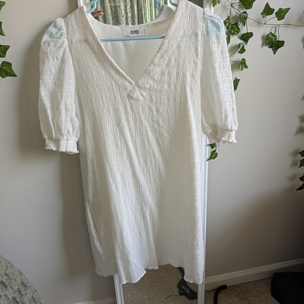 BB Dakota White Textured V-Neck Dress